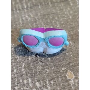 Mini Shopkins moose sunglasses shoes toy figure